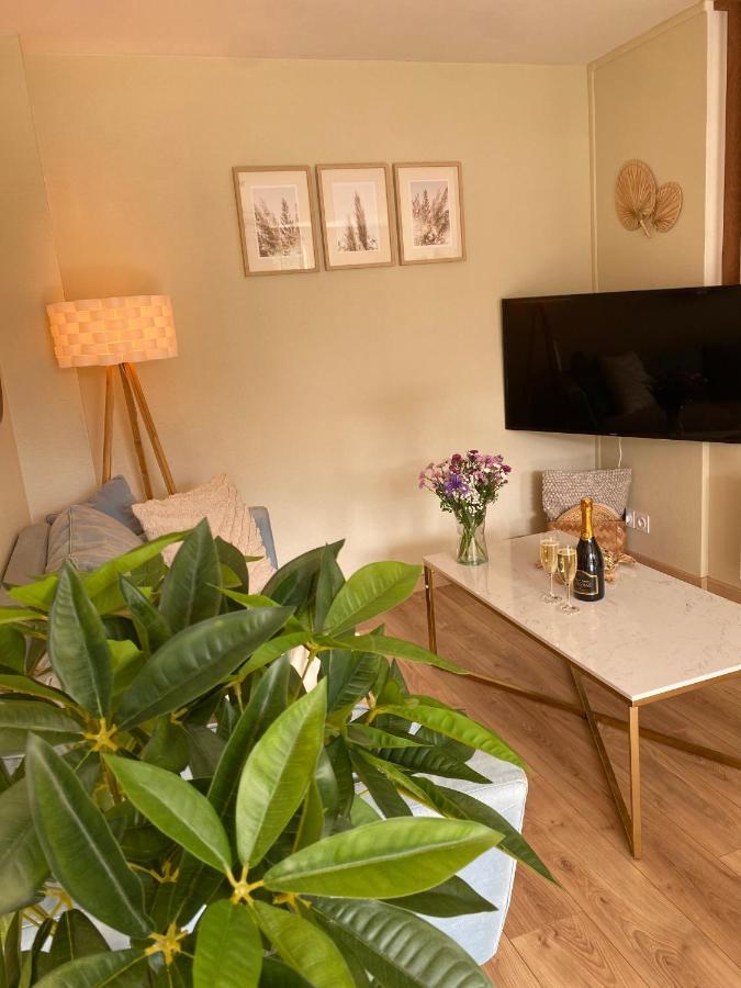 Les Rives De L'Indre. Parking Gratuit. Lit 160Cm Apartment Châteauroux Exterior photo