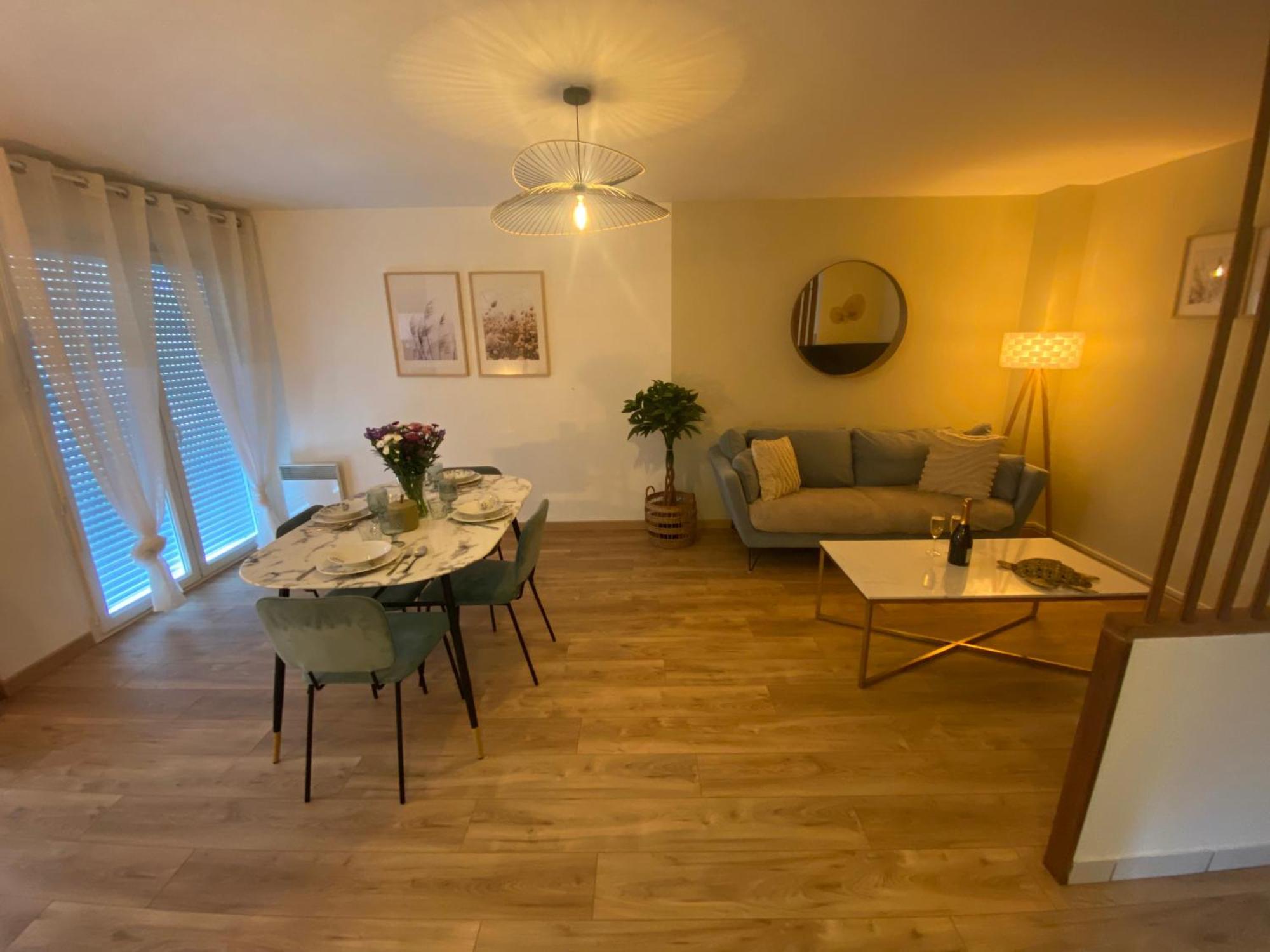 Les Rives De L'Indre. Parking Gratuit. Lit 160Cm Apartment Châteauroux Exterior photo